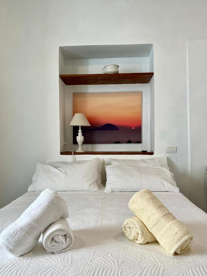 Bed and Breakfast Antica Dimora Санта-Марина-Салина Экстерьер фото